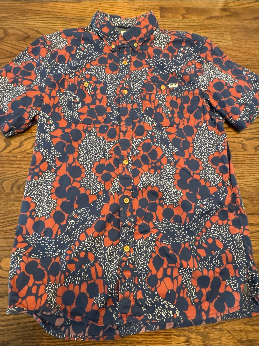 Men's Reef Howzer Printed Button Down Shirt Medium